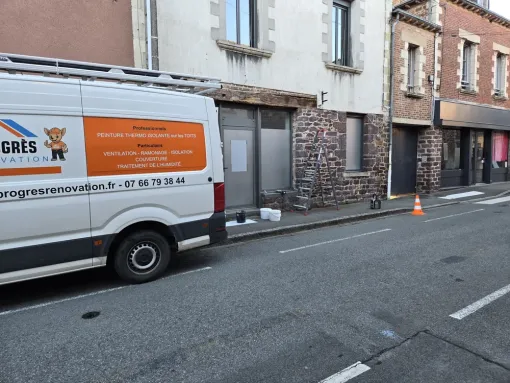 Traitement d'une poutre à Montefort-sur-Meu dans un salon de coiffure, Maen Roch, Progrès Rénovation