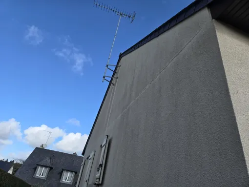 Une fissure sur un mur, attention, l'humidité peut rentrer dans votre maison, Maen Roch, Progrès Rénovation