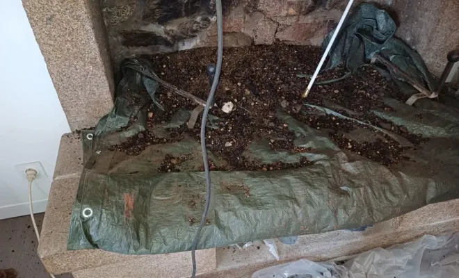 Intervention pour un débistrage de cheminée à Louvigné du Désert, Maen Roch, Progrès Rénovation