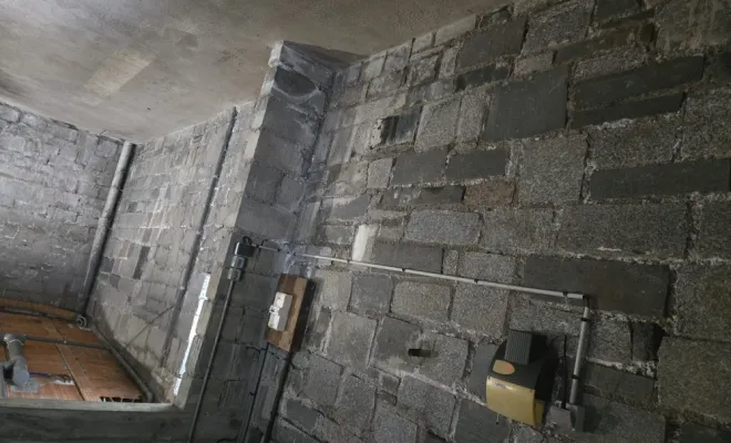 Traitement de l'humidité dans une maison et traitement de salpêtres, Maen Roch, Progrès Rénovation