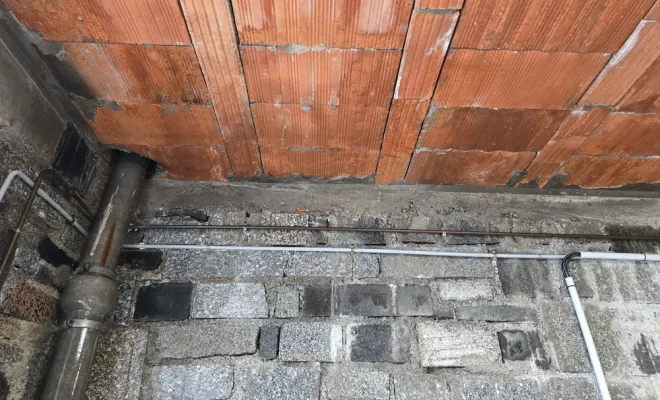 Traitement de l'humidité dans une maison et traitement de salpêtres, Maen Roch, Progrès Rénovation